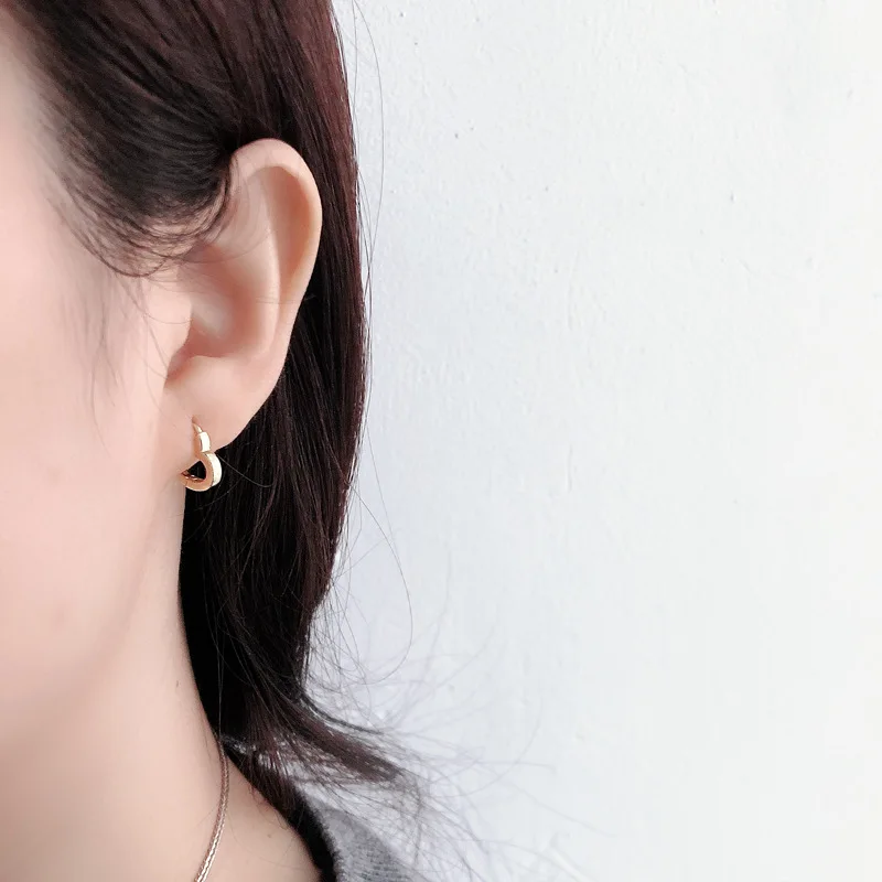 High Quality Classic Design 925 Sterling Silver Heart Shape Hoop Earrings Girl Women