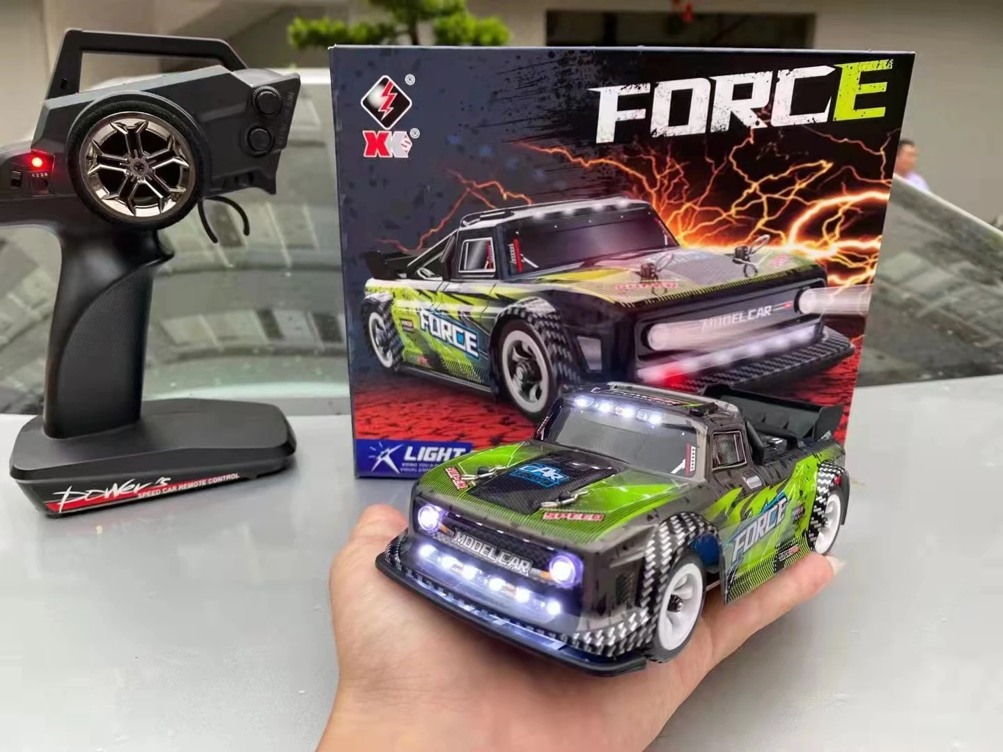 Carro RC HOSHI WLtoys 284131 4WD 2.4G Carro de Corrida 30KM/H