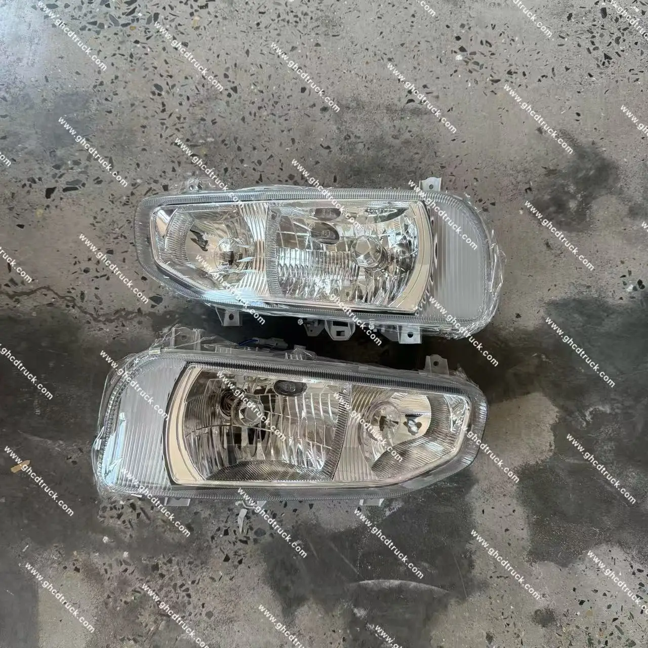 product ghcd high quality control head lamps lh rh for  ud quon truck spare body parts light systems-1