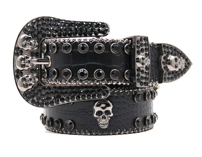 Женский кожаный ремень со стразами