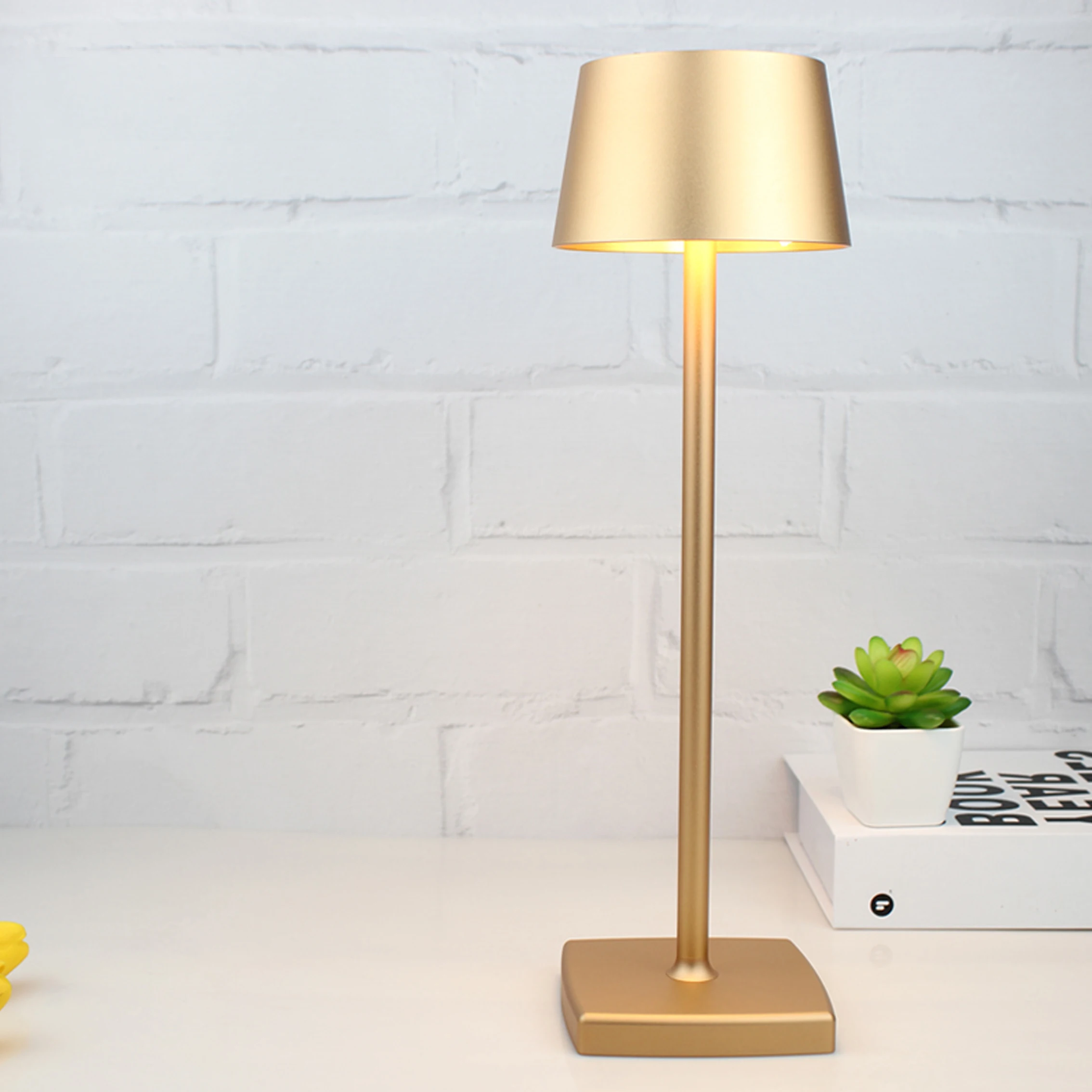 Amazon hot sale led lamp eye care creative hotel bedside bar table lamp USB rechargeable table lamp manufacturer custom