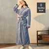 mare blu-femmina