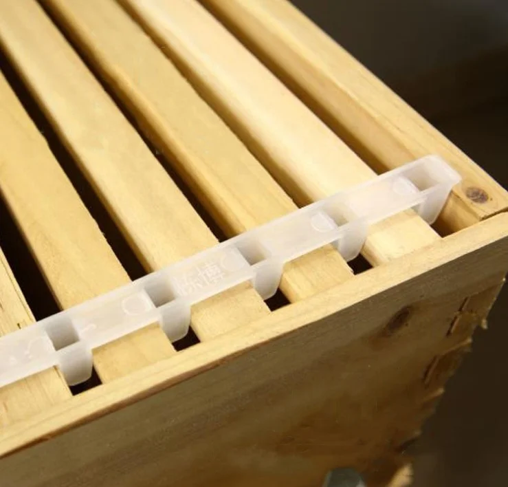 Beekeeping Tools Bee Frame Spacer, Cheap Price PP Plastic Frame Spacer for Various Beehives,