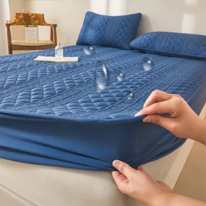 Hot Sale Waterproof Mattress Protective Cover Quilted Bed Sheet Set with Fixed Bedspread Coverlet for Fitting Bed Mat