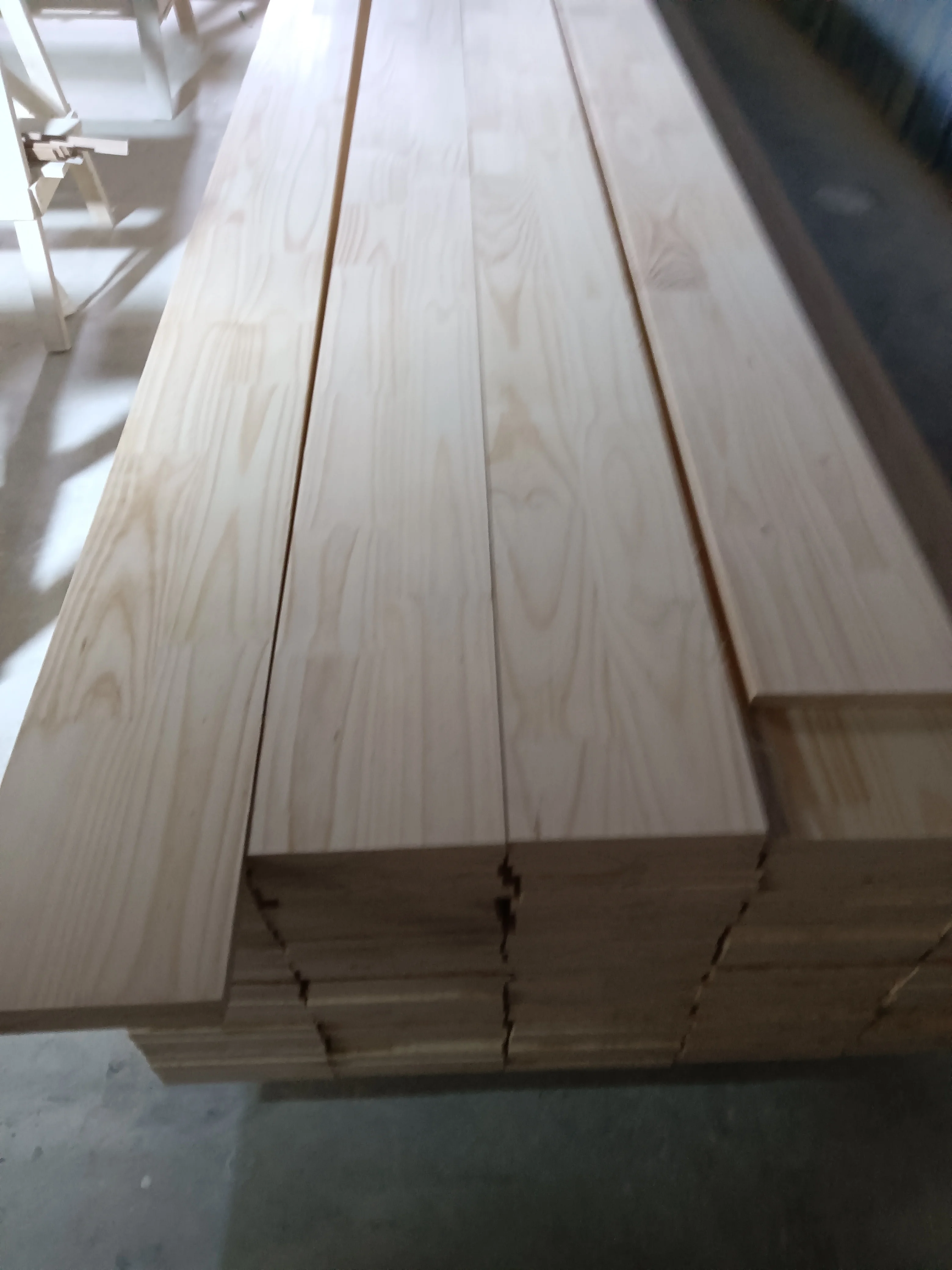 Wholesale Quality Construction Radiata Pine Planks Natural Pinewood Lumber Buy Solid Wood,Pine