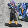 Trunks avec son épée dégainée