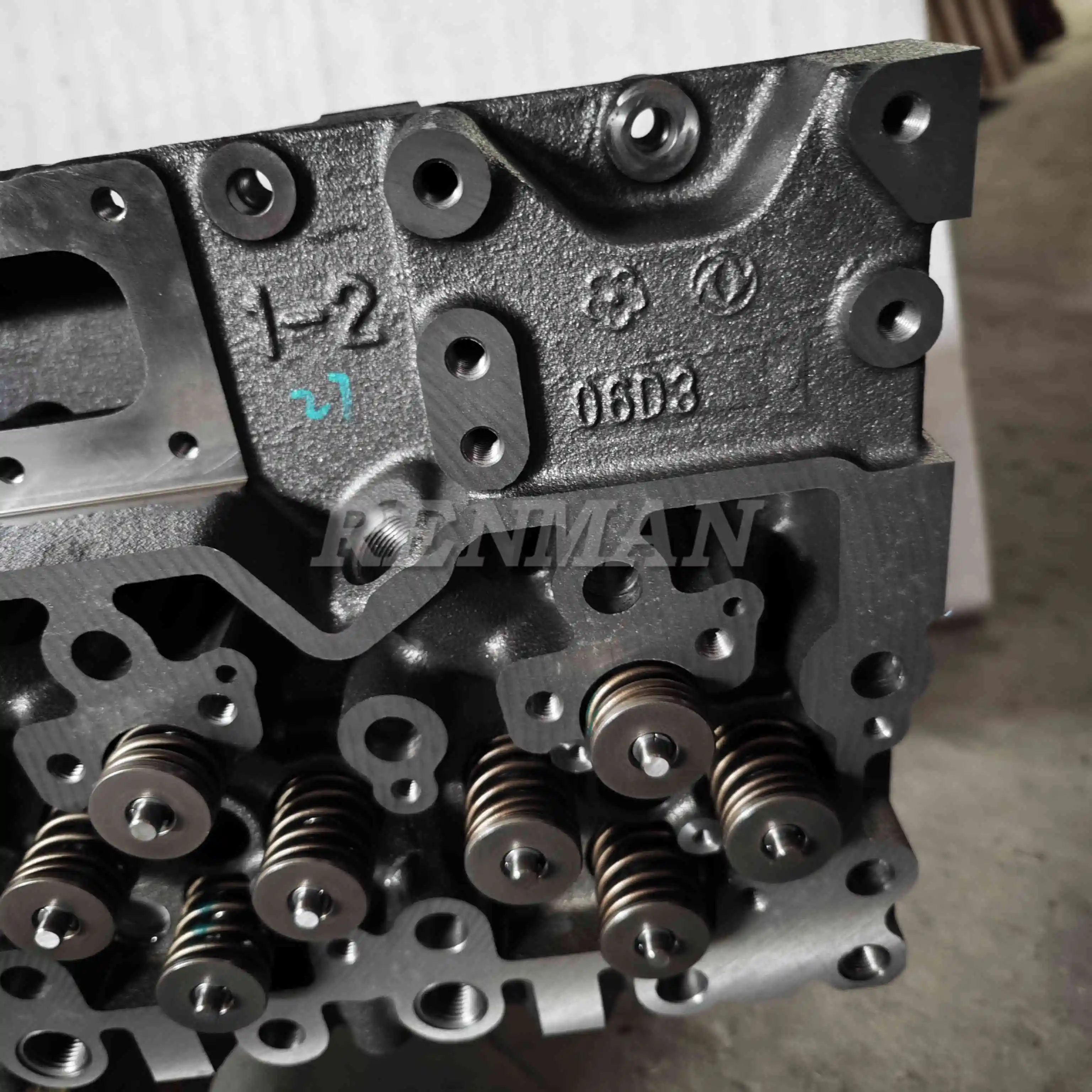 ISLE Cummins Engine 24 Valve Cylinder Head 5339588 4987984 4942138 