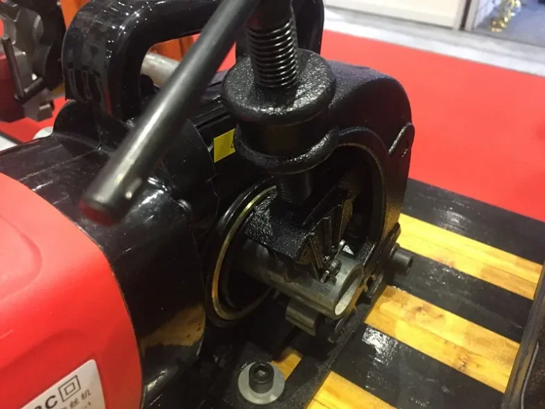 Прямая Продажа с завода оптовая продажа 2000 Вт мощность 26 об/мин без нагрузки NPT или BSPT Сантехнический инструмент портативный резьбовой