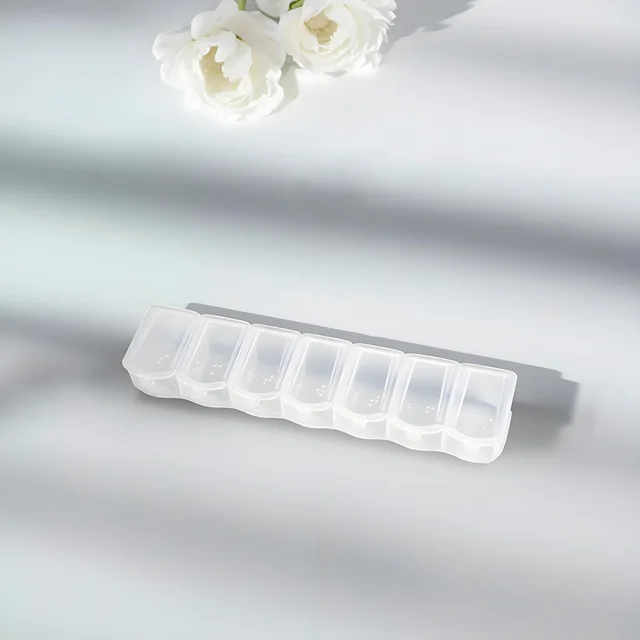 High Quality Portable PP Medication Dispenser Wholesale Weekly Pill Storage Case Family Carry-on Medicine Storage Box