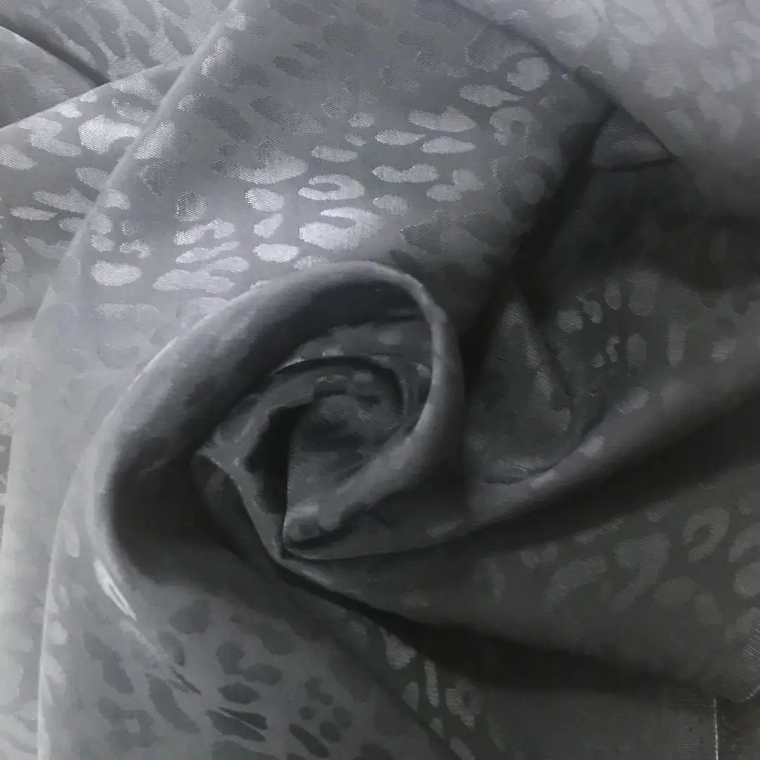 European Style High Quality High Density Oeko-tex Certificate Viscose Rayon Jacquard Solid Woven Fabric for Shirts Garments