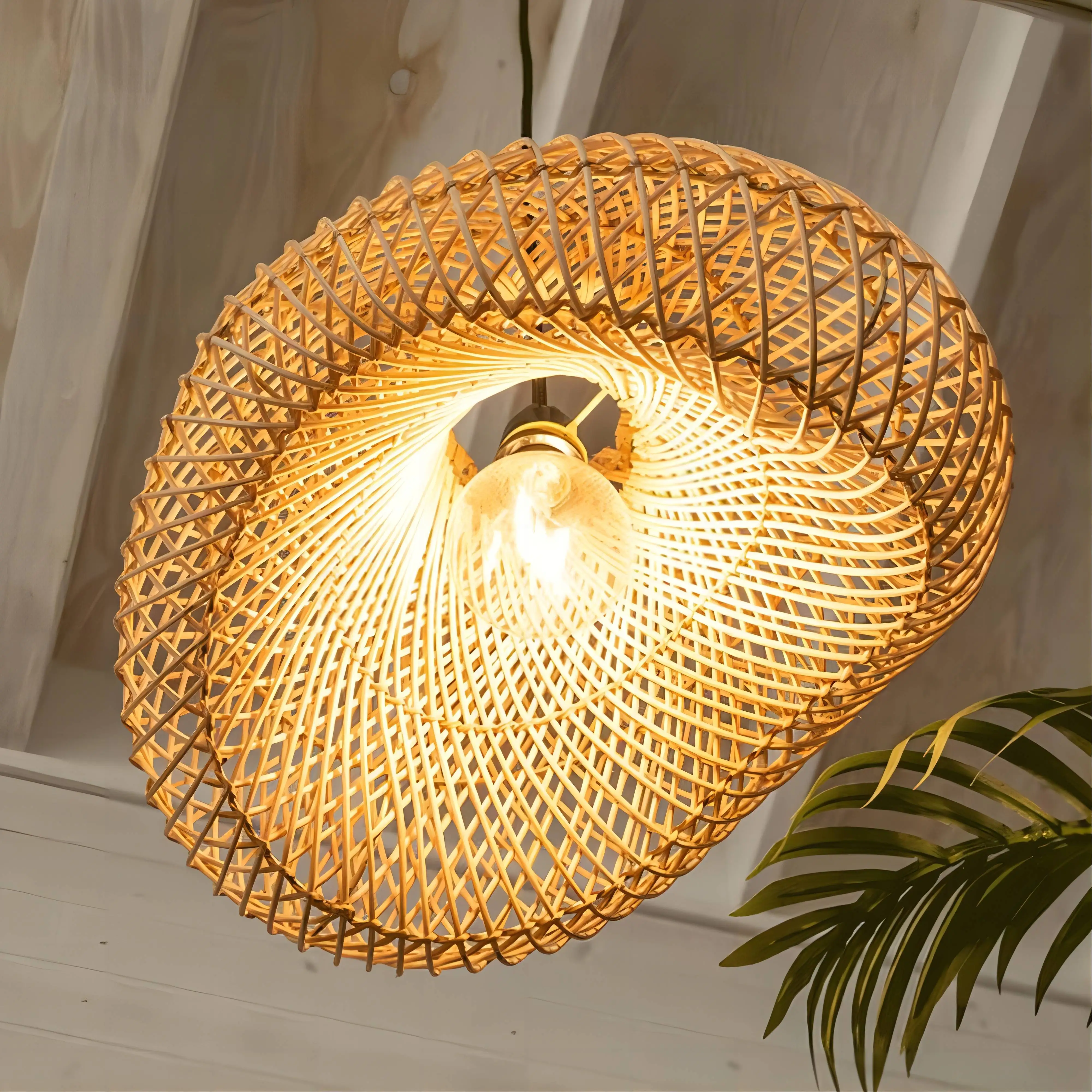 Creative Design Rattan Hanging Lamp Retro Simple Lighting for Home Pendant  Light Natural Rattan Rattan Lamp Shade
