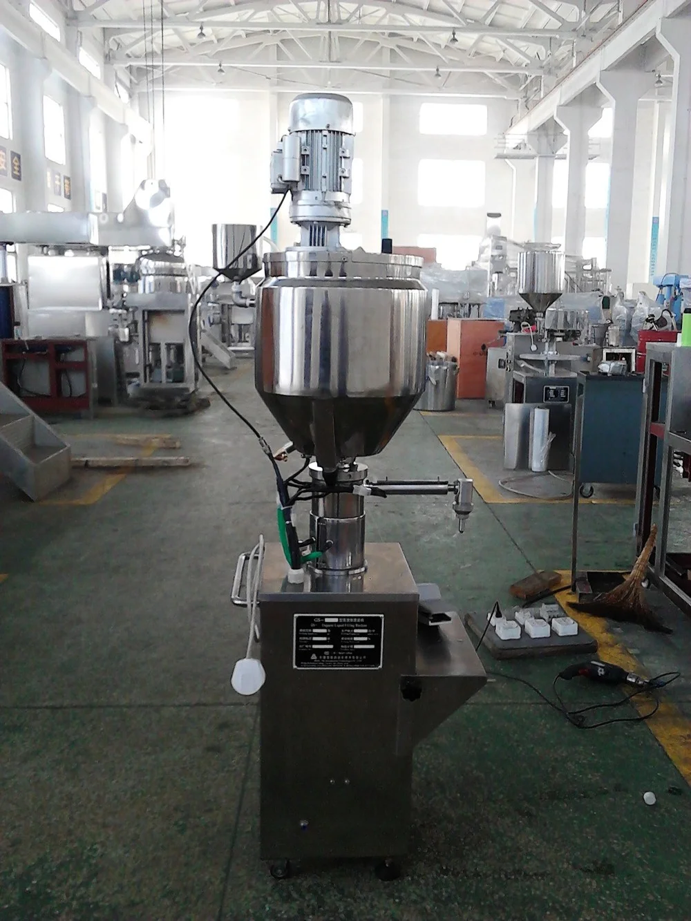 GS-2 горячая Распродажа полуавтомат пневматический наполнительная машина для жидкий крем