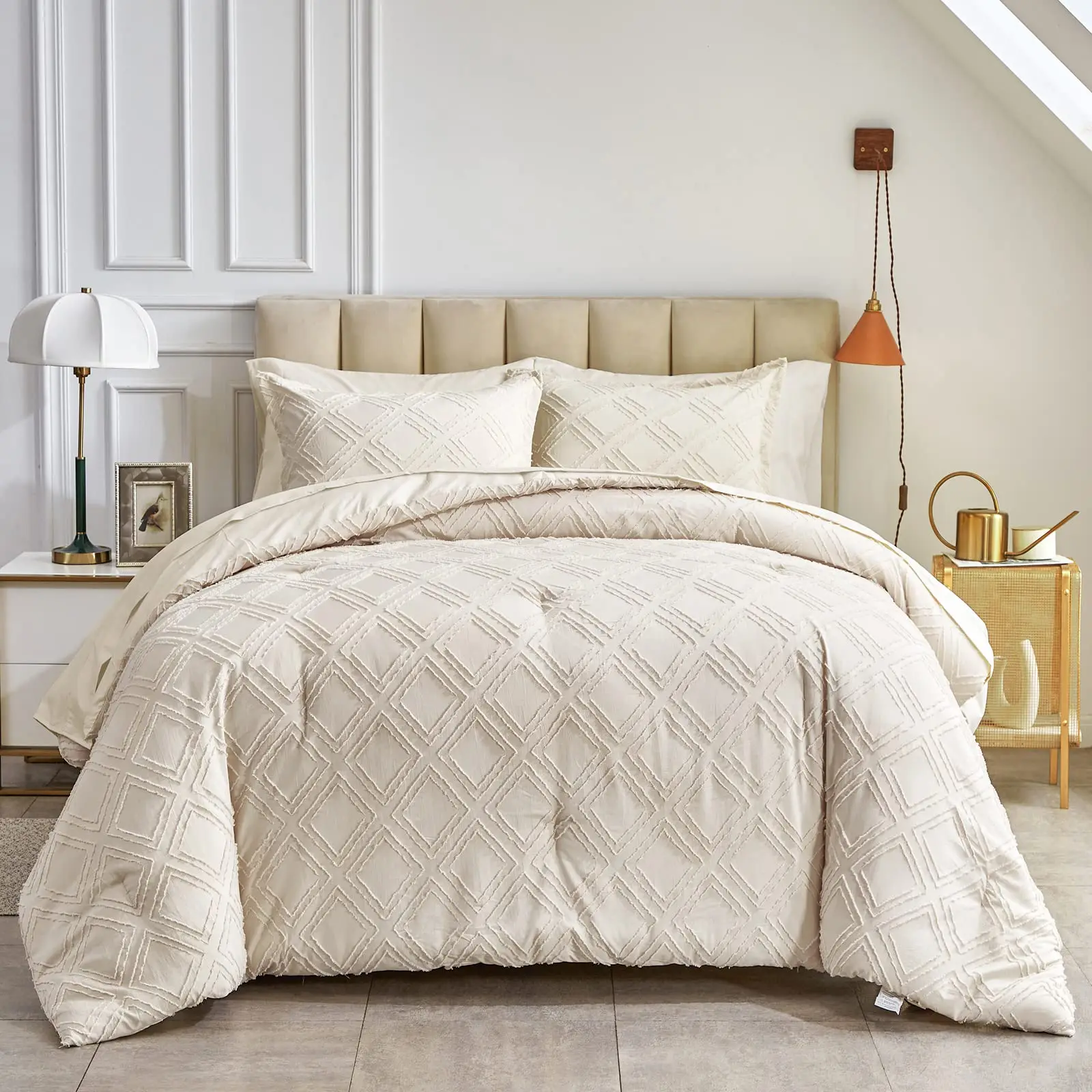 All Seasons Soft Embroidered Tufted Bedding Set Luxury Solid Color Quilt Set Jacquard Tufted Cover Bedding set manufacture