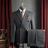 Grigio scuro (abito + pantaloni)