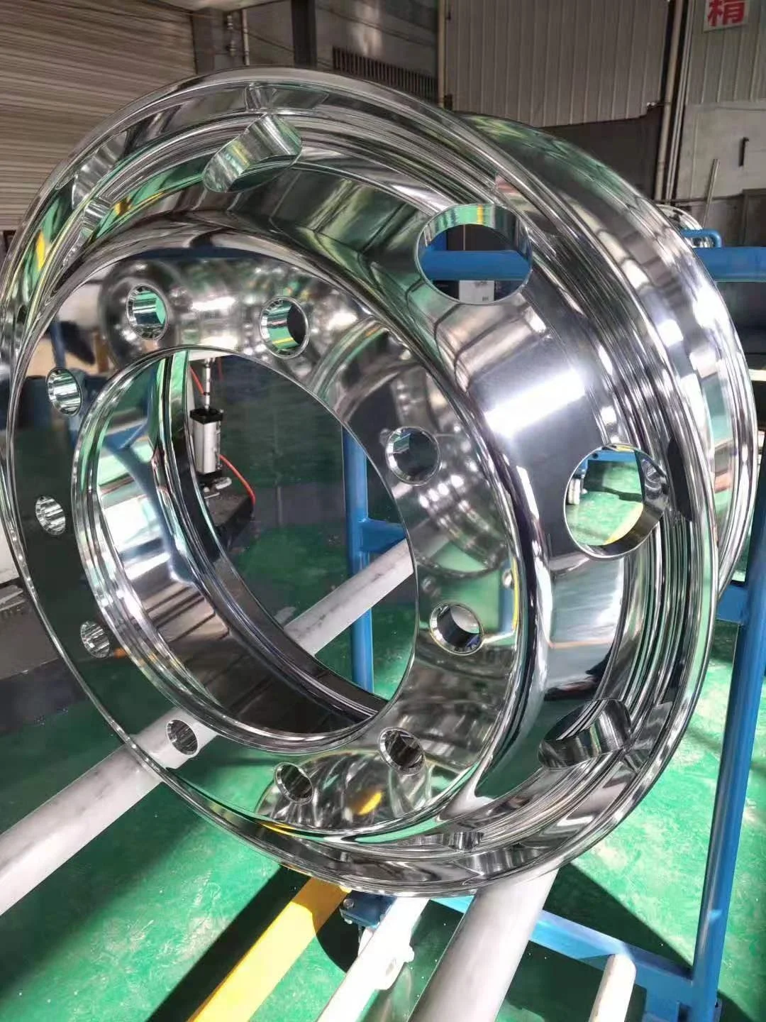 
Полностью автоматическая зеркальная полировальная машина DY для автомобильных колес из сплава/алюминия 