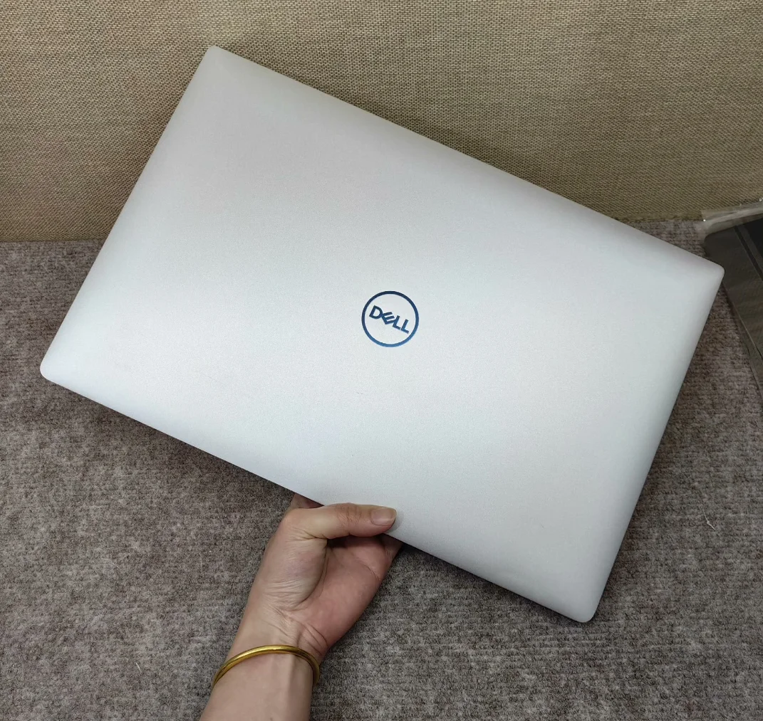 DELL XPS 15 9570 High-End Gaming Notebook with I7-8th Gen