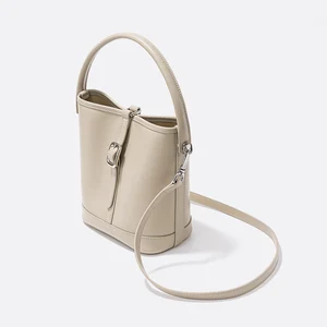 High-end Leather Vintage Style Shoulder Bag Big Handbags for Women Wholesale Bucket Shoulder Bag