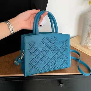 Luxury Brand PU Leather Women's Tote Handbag Zipper Polyester Lightweight Fashionable Elegant Popular Classic Exquisite Stitch