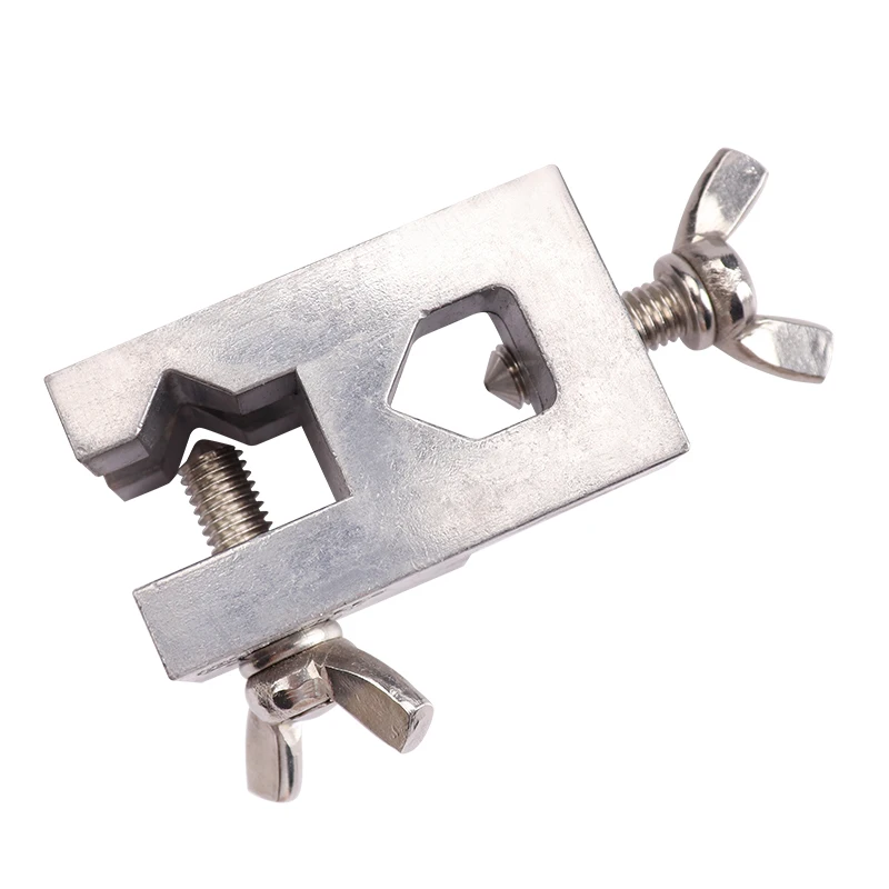 Алюминиевый зажим используемый для перпендикулярных соединительных стержней вертикальный SCIKIT BASIC 003: