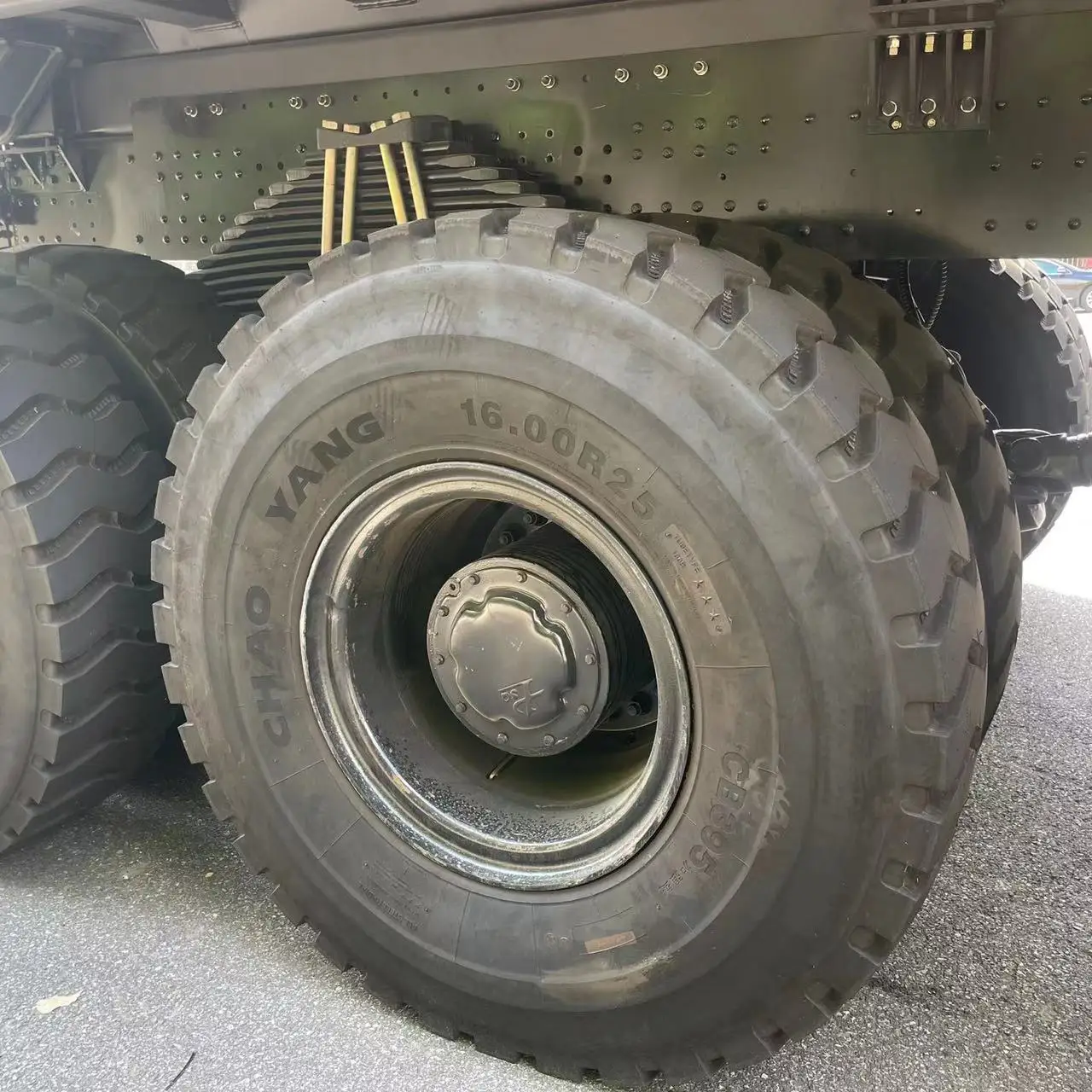 Heavy duty 370kW Electric Mining Dump Truck 138tons 60CBM 6x6 drive Permanent magnet synchronous 327.6kWh Lithium Battery
