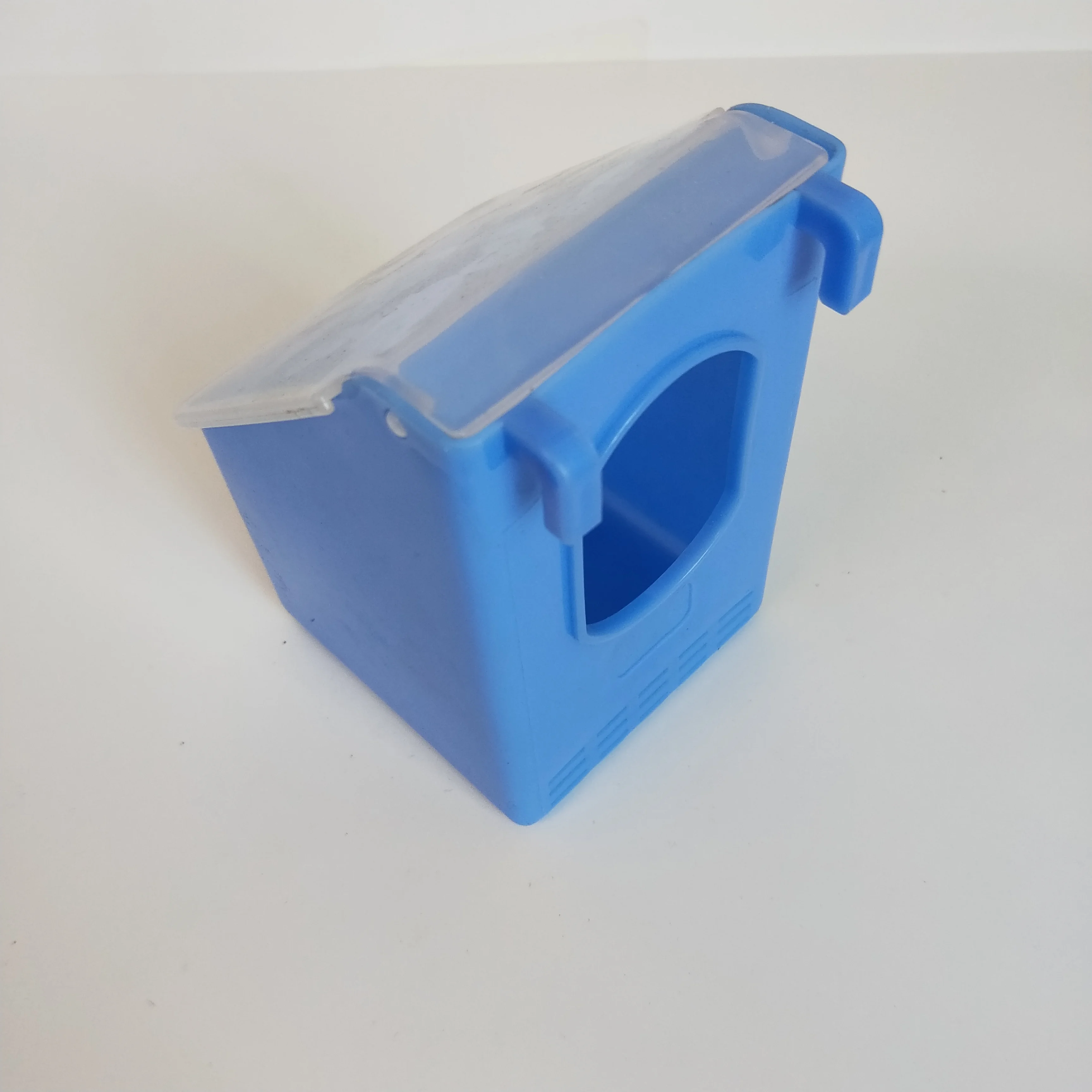Automatic Hot Sell Pigeon Drinker and Feeder Hanging on the Bird Cage Poultry Drinkers and Feeders