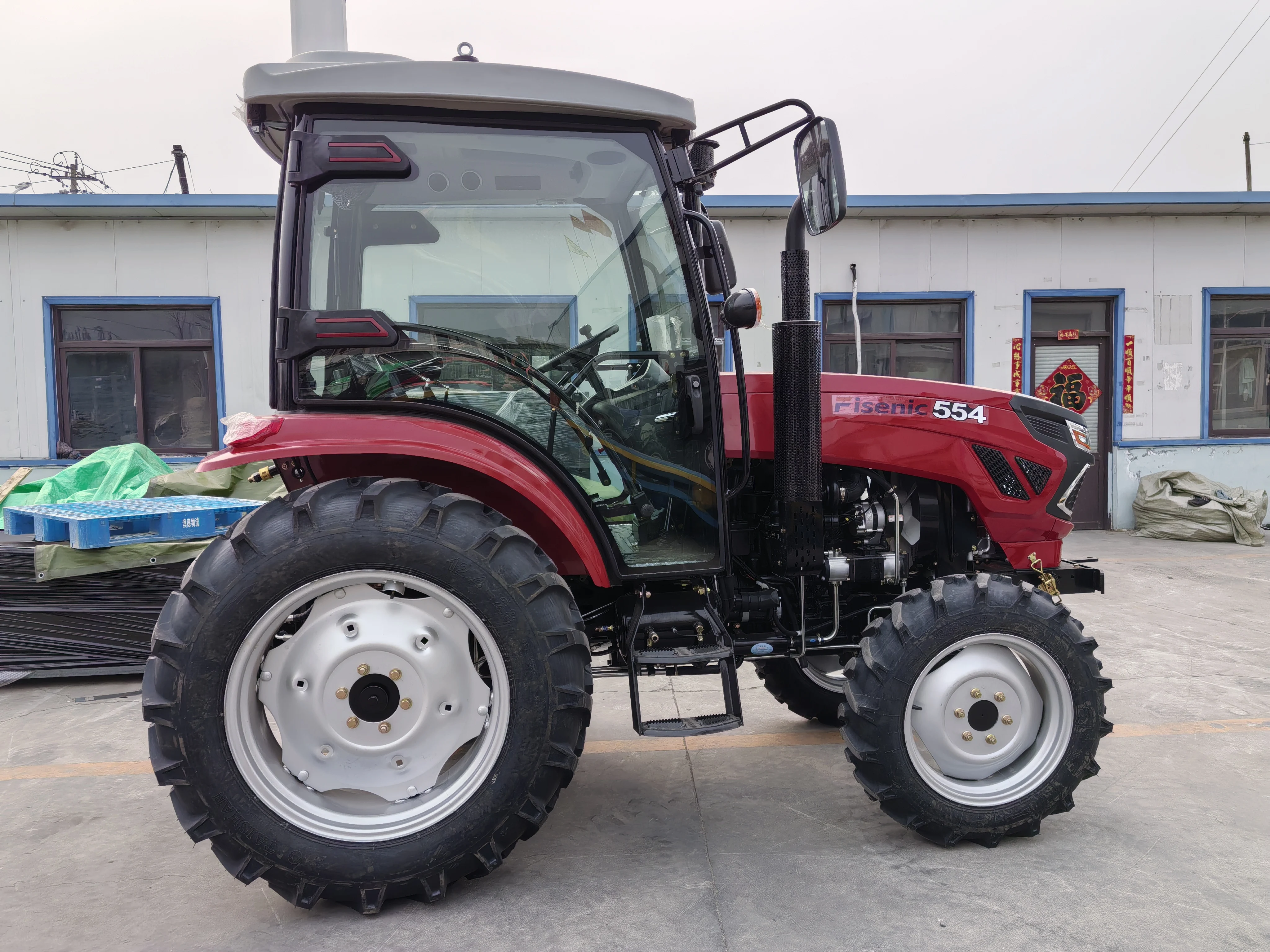 Foton 554 Model 4x4WD Multifunctional Tractor New Condition 50hp Diesel Engine 80hp Rated Power Red Cabin with Iseki Gearbox