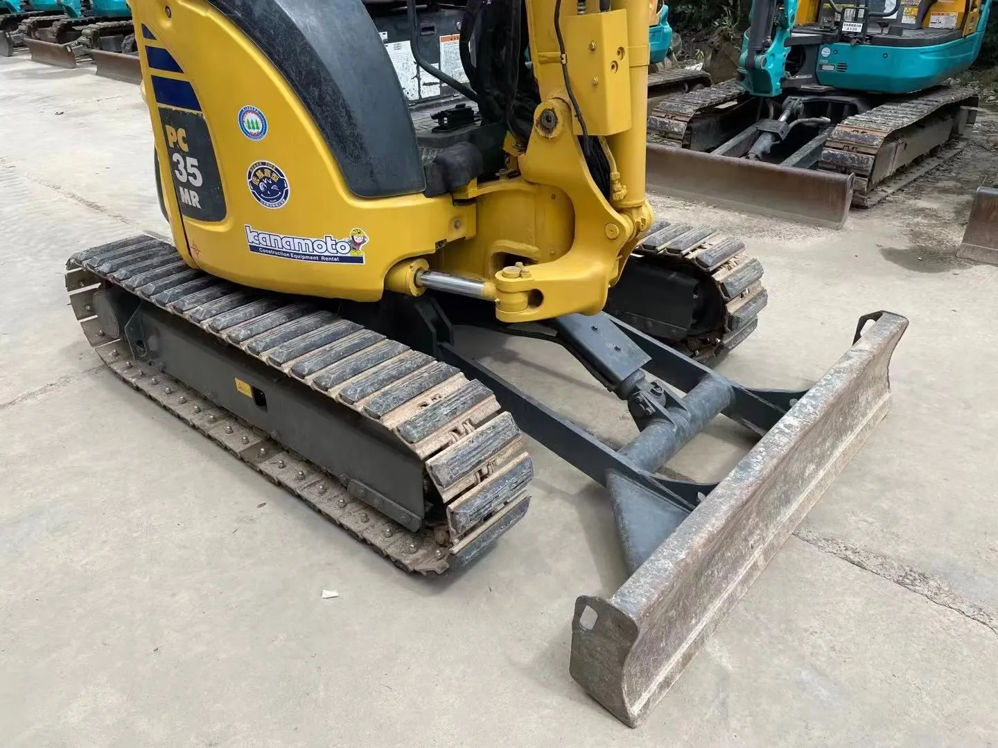 2020 Model Komatsu PC35 Mini Excavator with 3.5TON Operating Weight and 0.2m³ Bucket Capacity