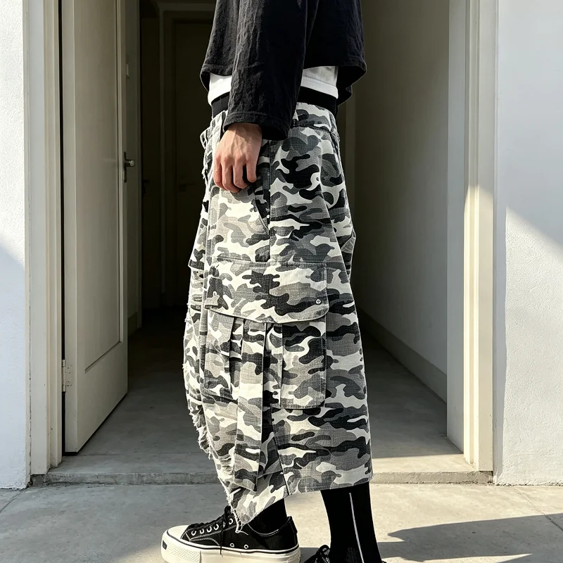 Wholesale Camo Cargo Pants Men Star Patch Distressed Baggy Wide Leg Multi Pocket Cropped Y2K Urban Streetwear Men Cargo Pants gallery 3
