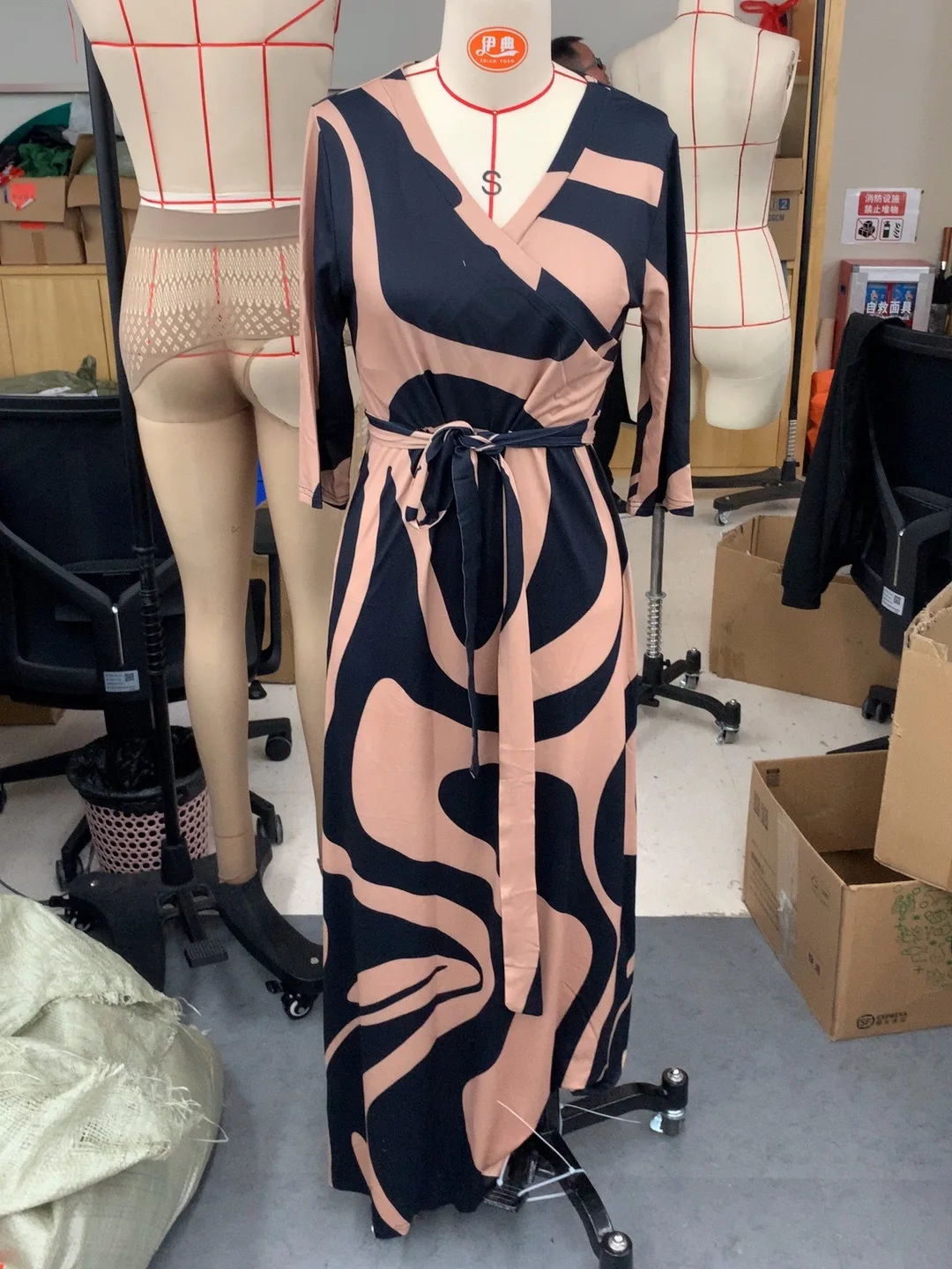 2024 Autumn Trendy Women's Printed Casual V-Neck Maxi Dress Elegant Lace-up Natural Washable Eco-Friendly Long Elegant Dress Hea314cda07654ed69bf3699422f30147C