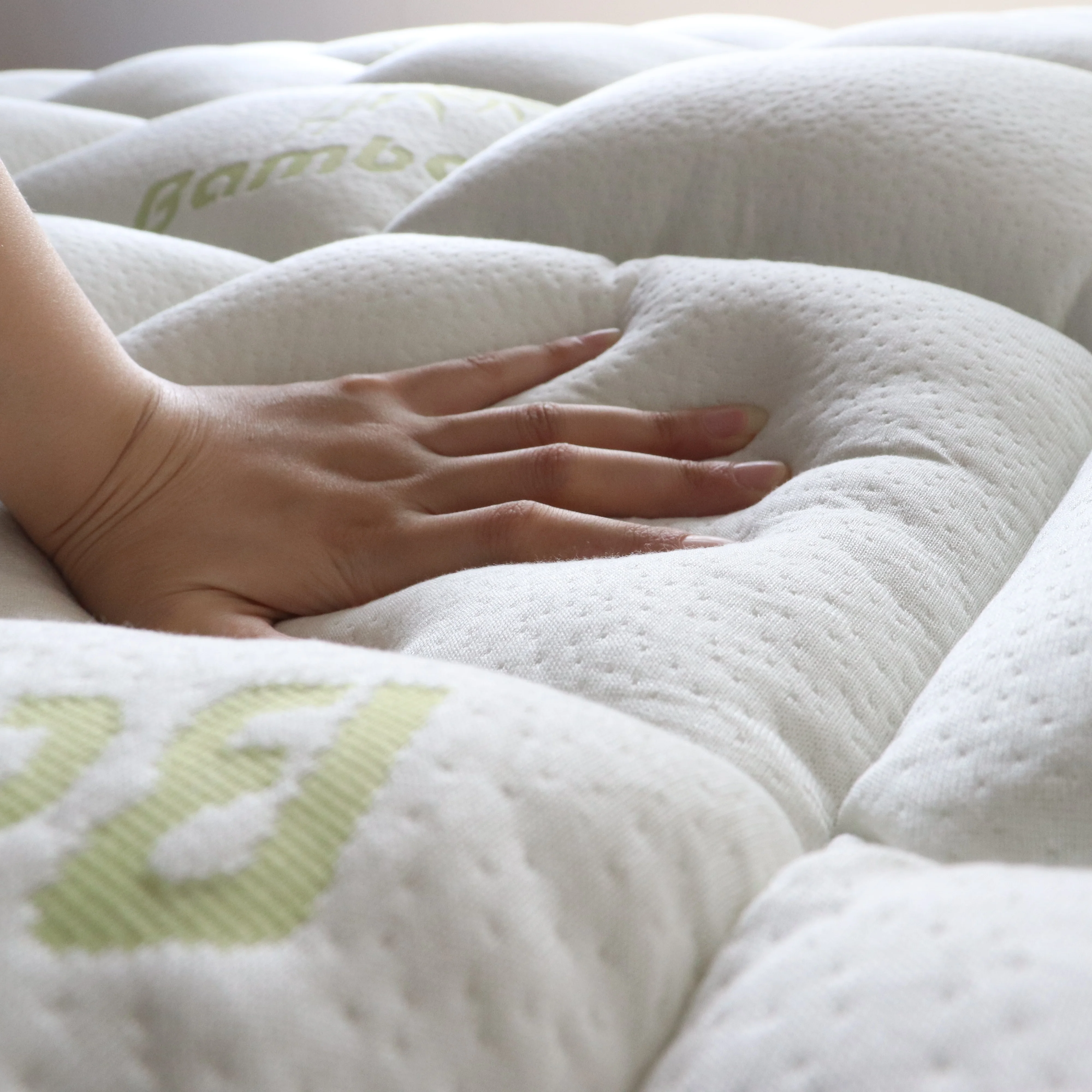 Hypoallergenic Twin Size Quilted Cooling Bamboo Fiber Mattress Topper with Deep Pocket Fitted Skirt supplier