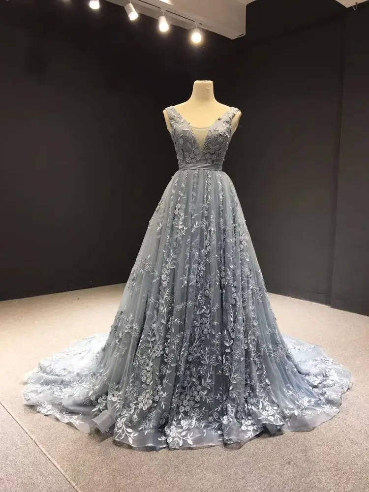 QUEENS GOWN Simple Styles A-Line Sleeveless Grey Color Deep V Neck Elegant Flower Lace Wedding Gown