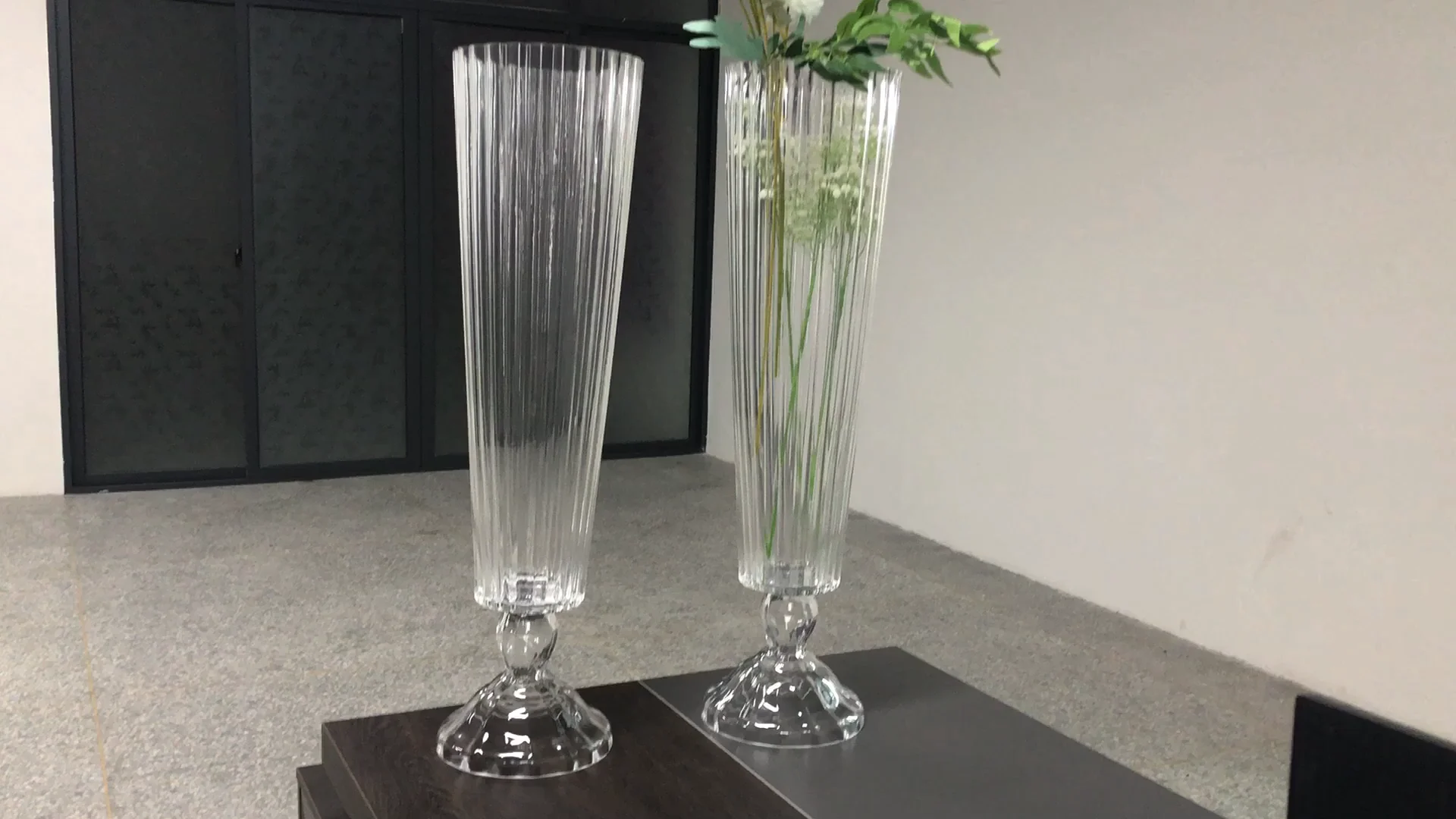 Factory Price Striped Tall Cone Clear Glass Flower Vase For Wedding