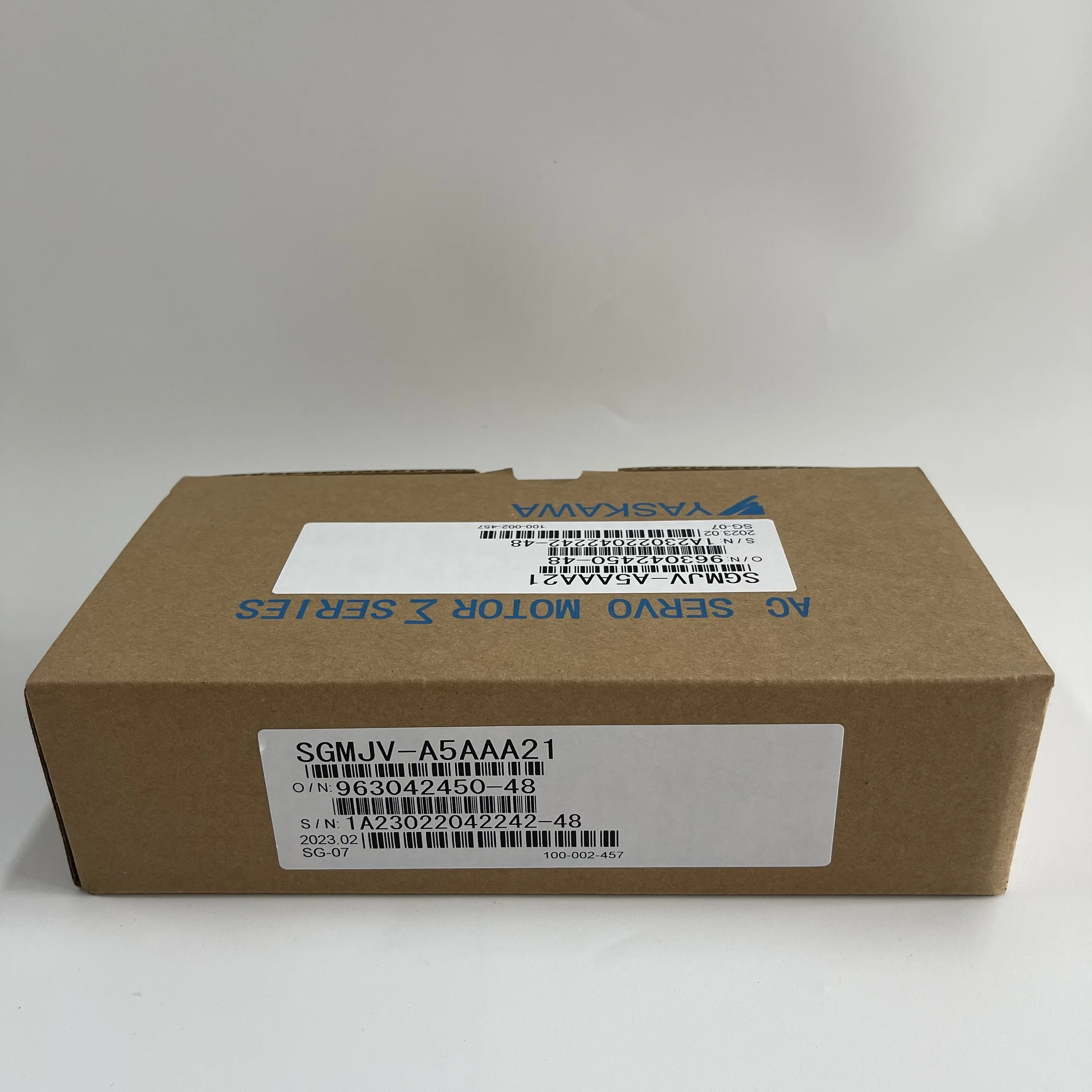 YASKAWA AC Servo Motor SGMJV-A5AAA21 YASKAWA AC Servo Motor SGMJV-A5AAA21