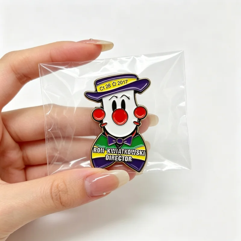 高品质纪念品定制徽标金属硬珐琅徽章时尚球衣装饰衣领别针 4