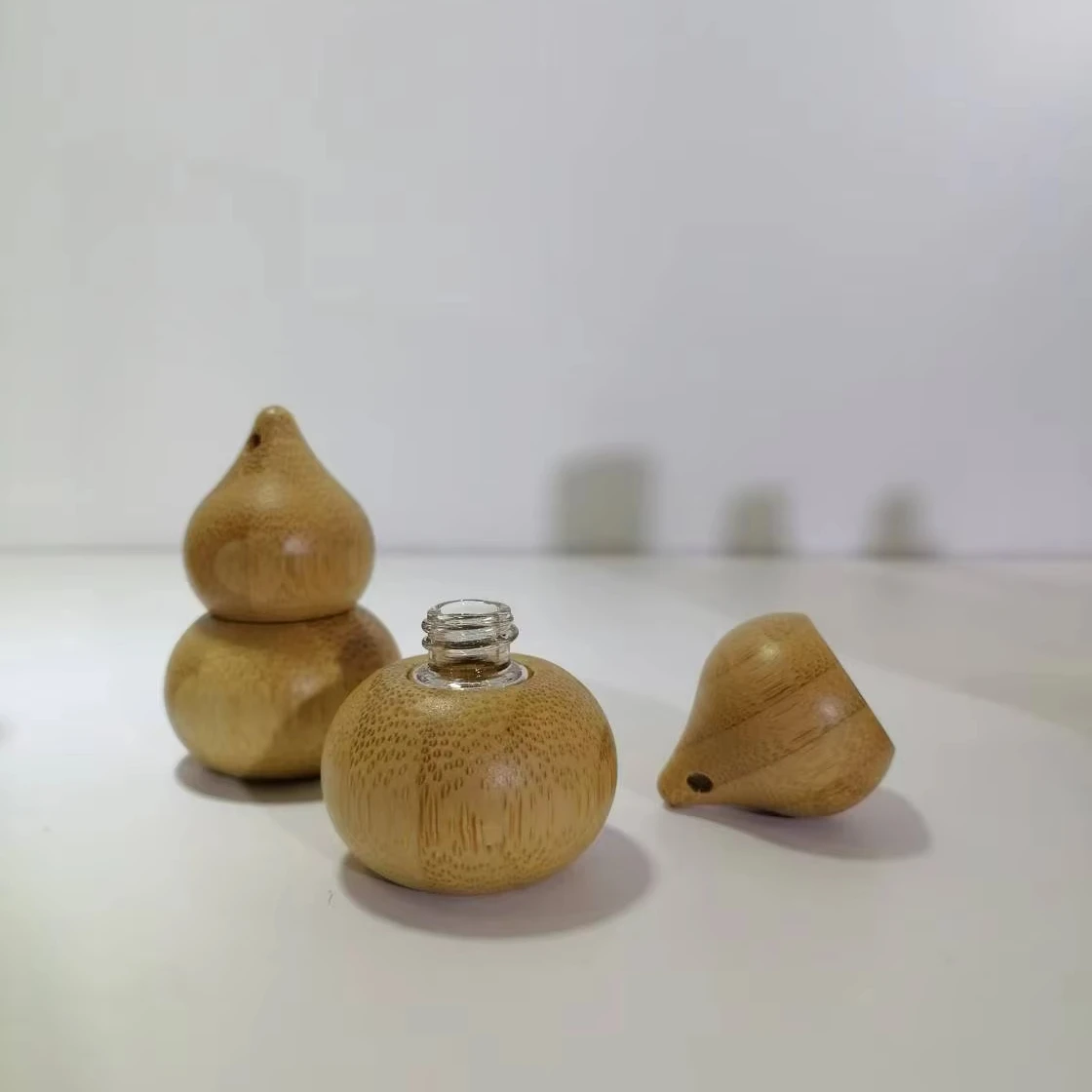1ml Custom Natural Bamboo Out Looking Steel Roller Ball Gourd Shape Glass Roll on Bottle