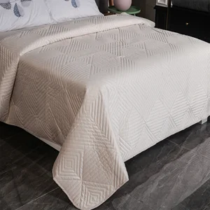 Queen King Size Velvet Microfiber Quilt Bedspread Set with Ultrasonic Embossing or Quilting or Embroidery Designs