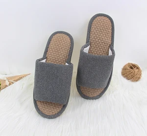 New Indoor Warm Slippers for Couples Soft Anti-Slippery Open and Round Toe Design for Winter Spring and Autumn Seasons