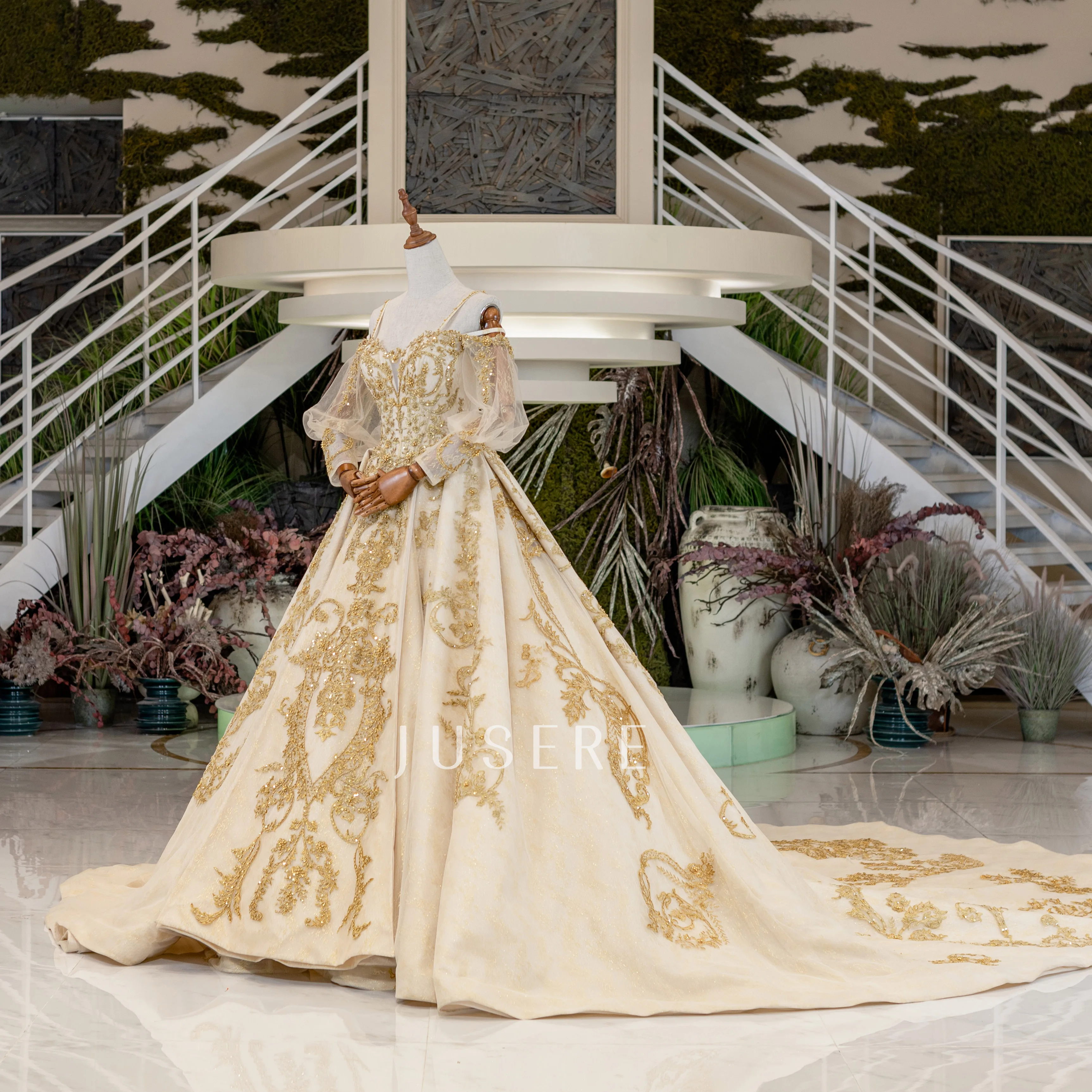 Luxury Heavy Golden Embroidery Royal Wedding Dubai Cathedral Train Ball  Gown Wedding Dresses