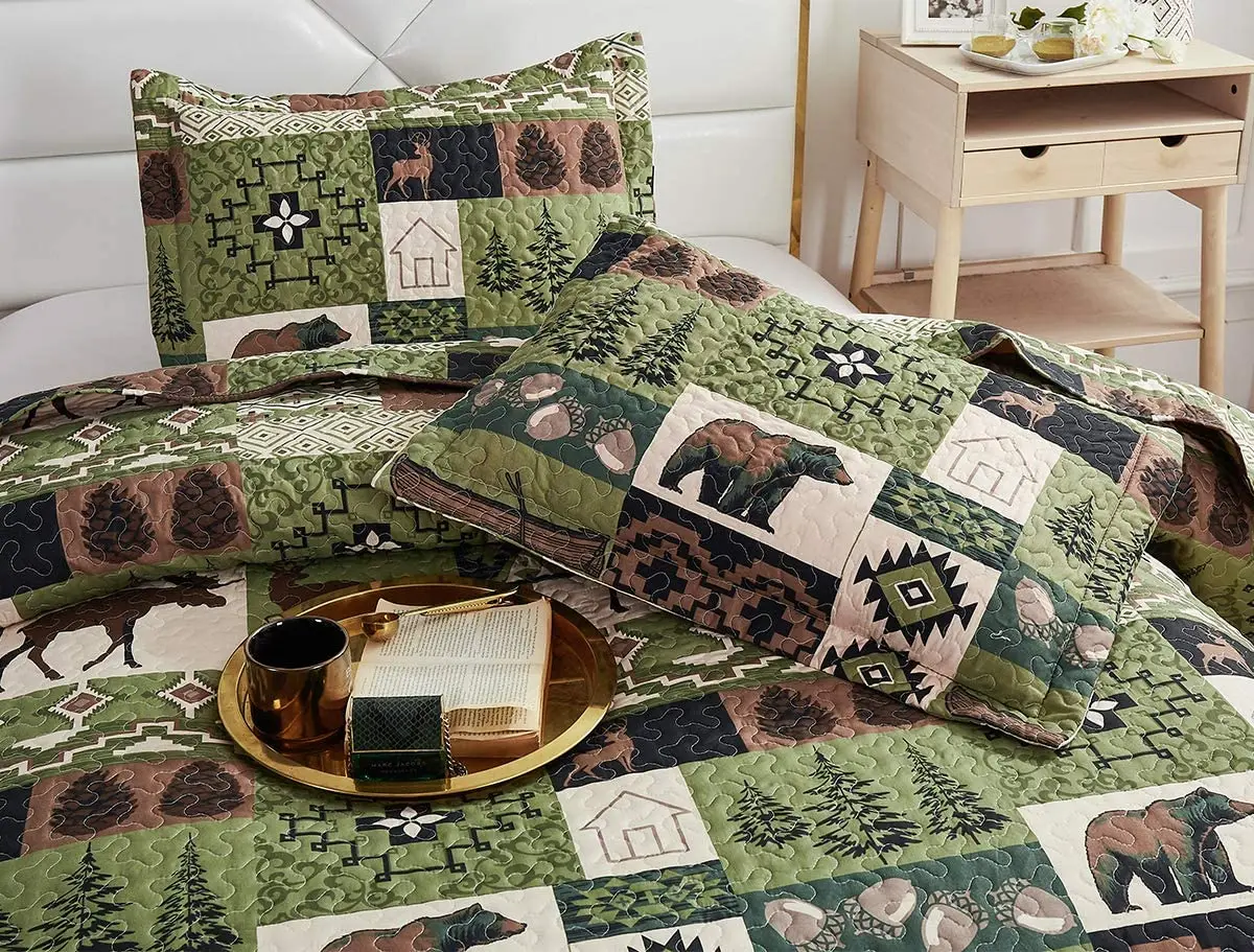 Dreams & Drapes Tagesdecke „Woodland Bear“ – 150x200 Cm, Fleece, Mit Bären-Motiv