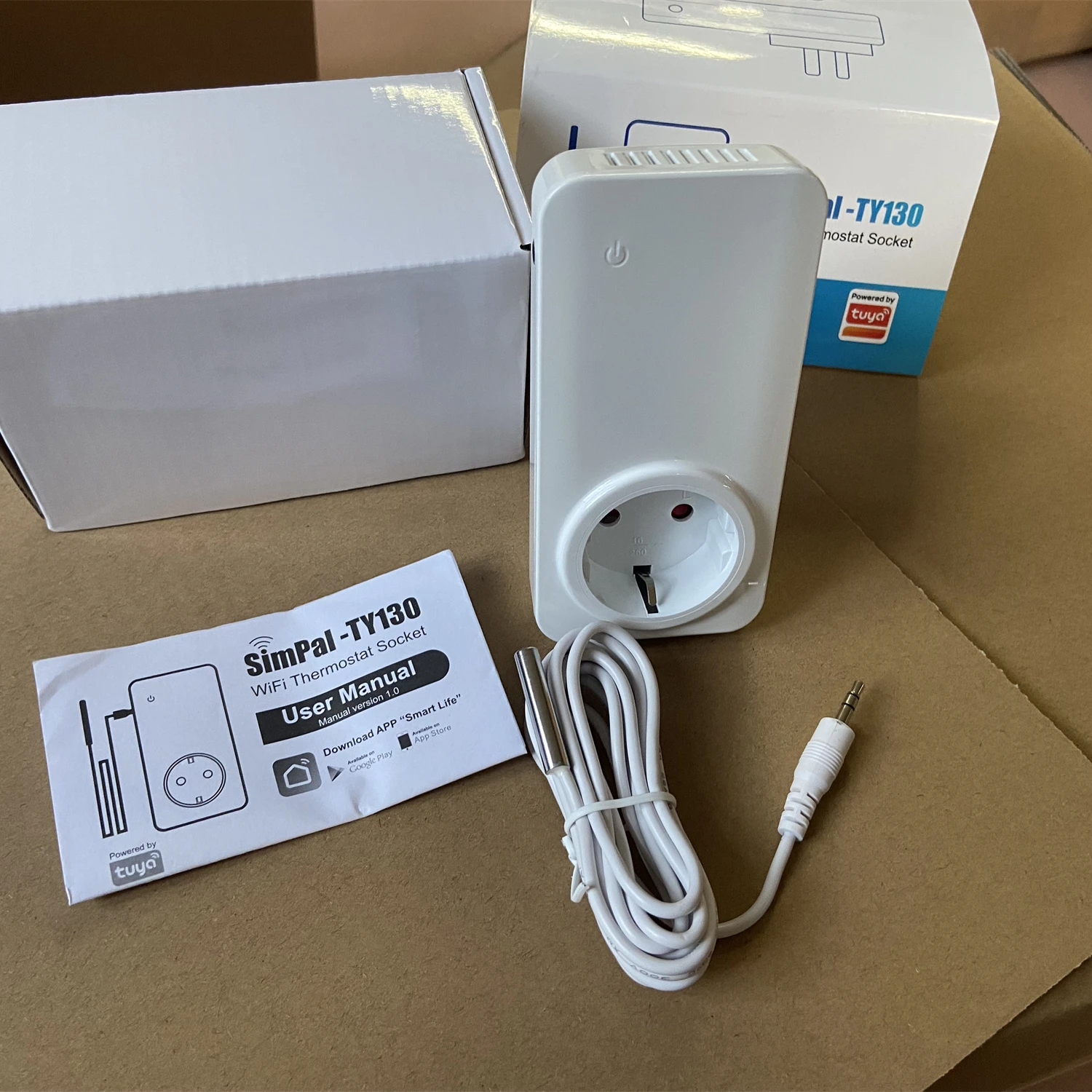 Tuya WiFi Plug with Temperature Sensor