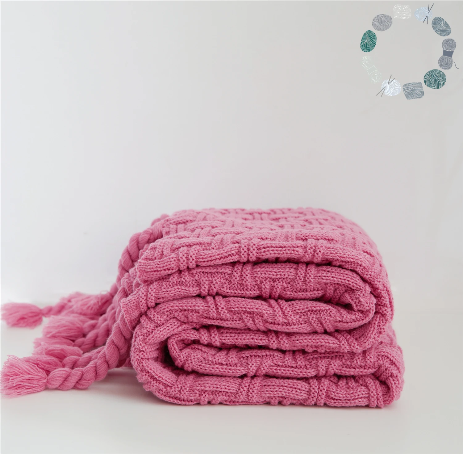 Aml Acrylic Knitted Throw Blanket Softest Comfortable Decor  Popular Baby Kids Spring Cool Fluffy supplier