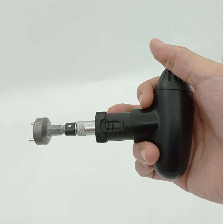 Ratchet Action Golf Shoe Spike Wrench With Interchangeable 3pin