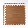Grain de bois foncé