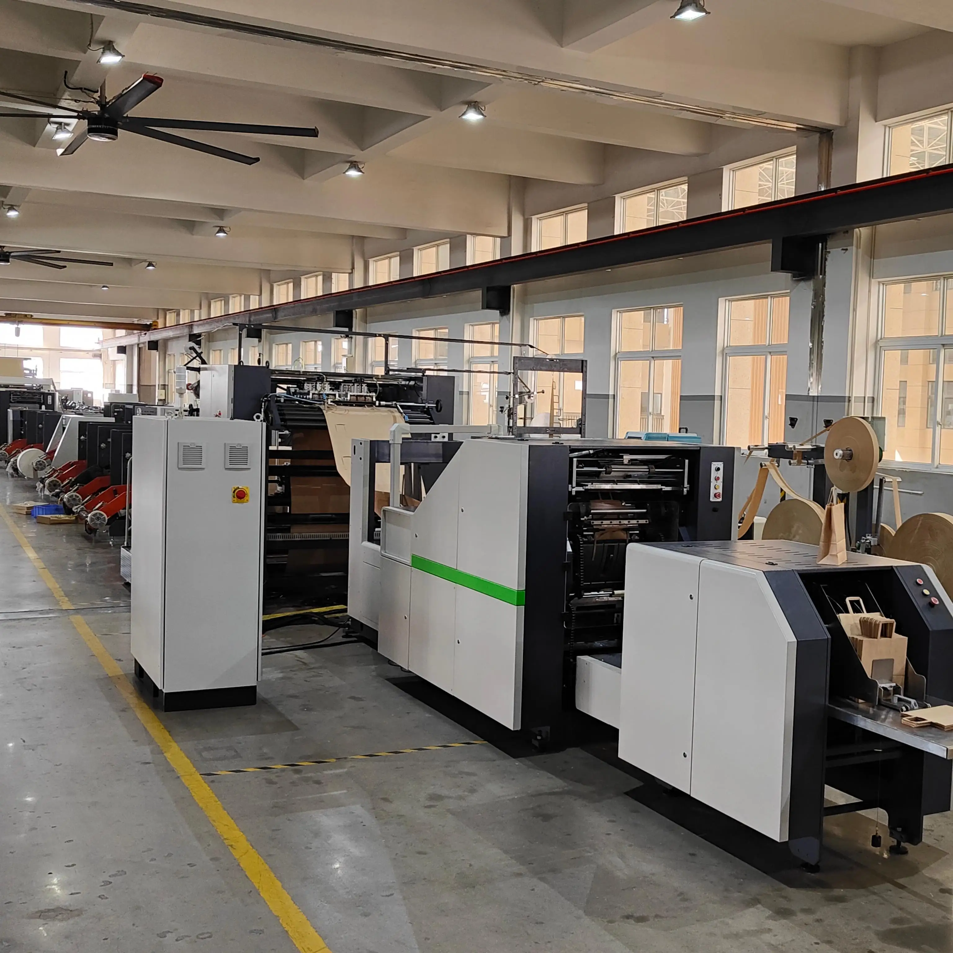 Cara Machinery Fully Automatic  Handbag Shopping Boutique Thick Paper Bag Making Machine Bottom Card Pasting Automatic