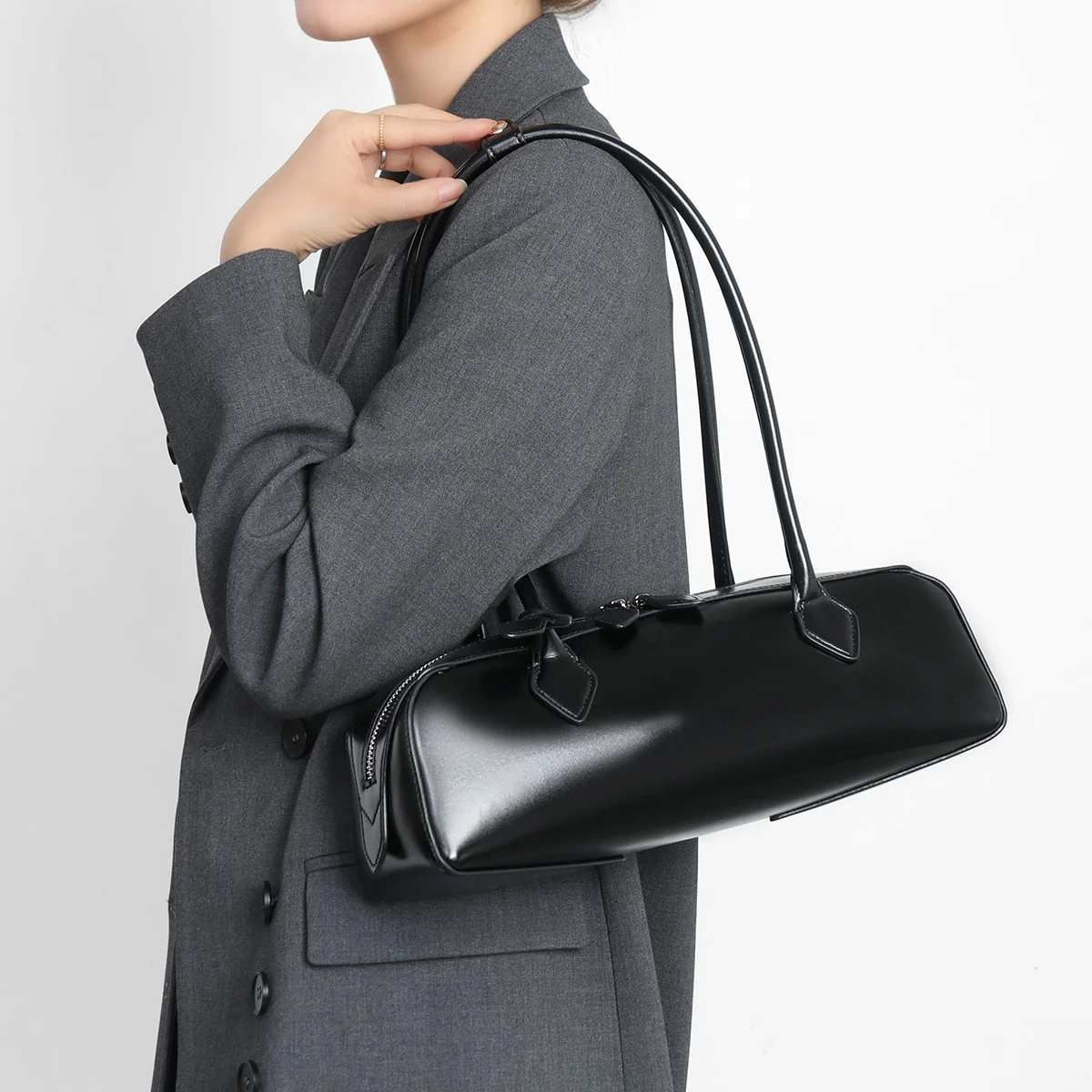Women’s 2026 New Korean Niche Design Single-Shoulder Zipper Medium Size Large-Capacity Cowhide Underarm Bag Long Red for