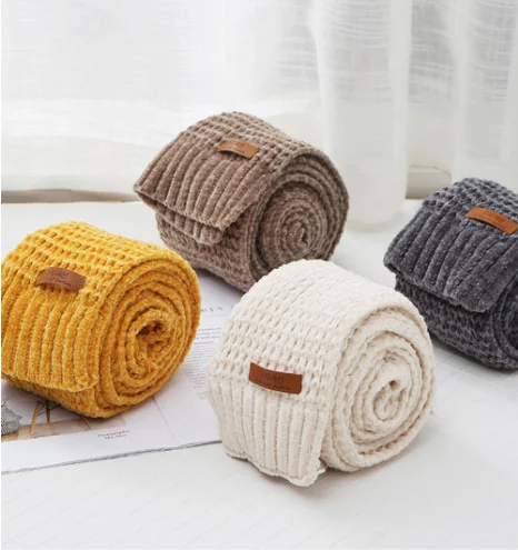 Wholesale Multicolor Soft Hand Knitted Thread 100% Polyester Chenille Velvet Yarn for Crochet Dolls