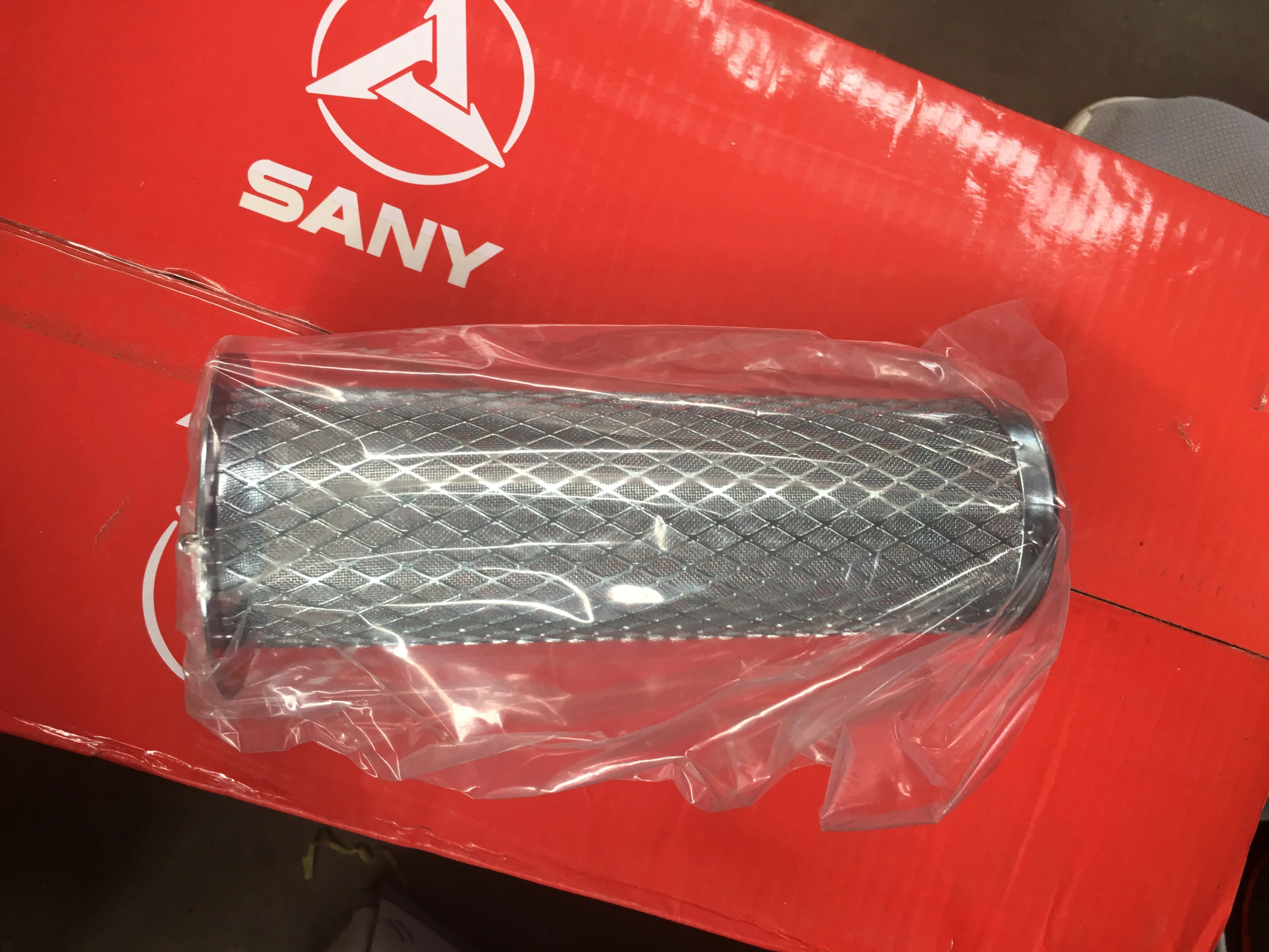 Excavator Spare Parts SY365C SY215C FUEL PUMP STRAINER 60117826 Original