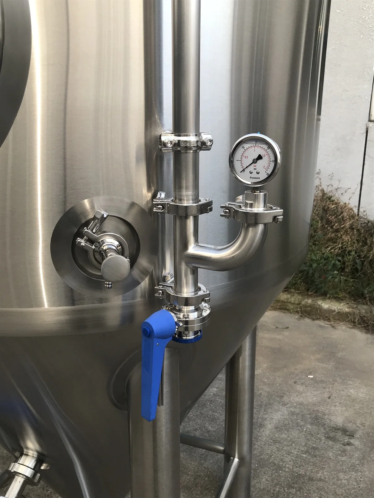 1500L 15HL китайская пивоварня ручной работы из нержавеющей стали горизонтальная двойная стенка охлаждающая куртка емкость для хранения пива