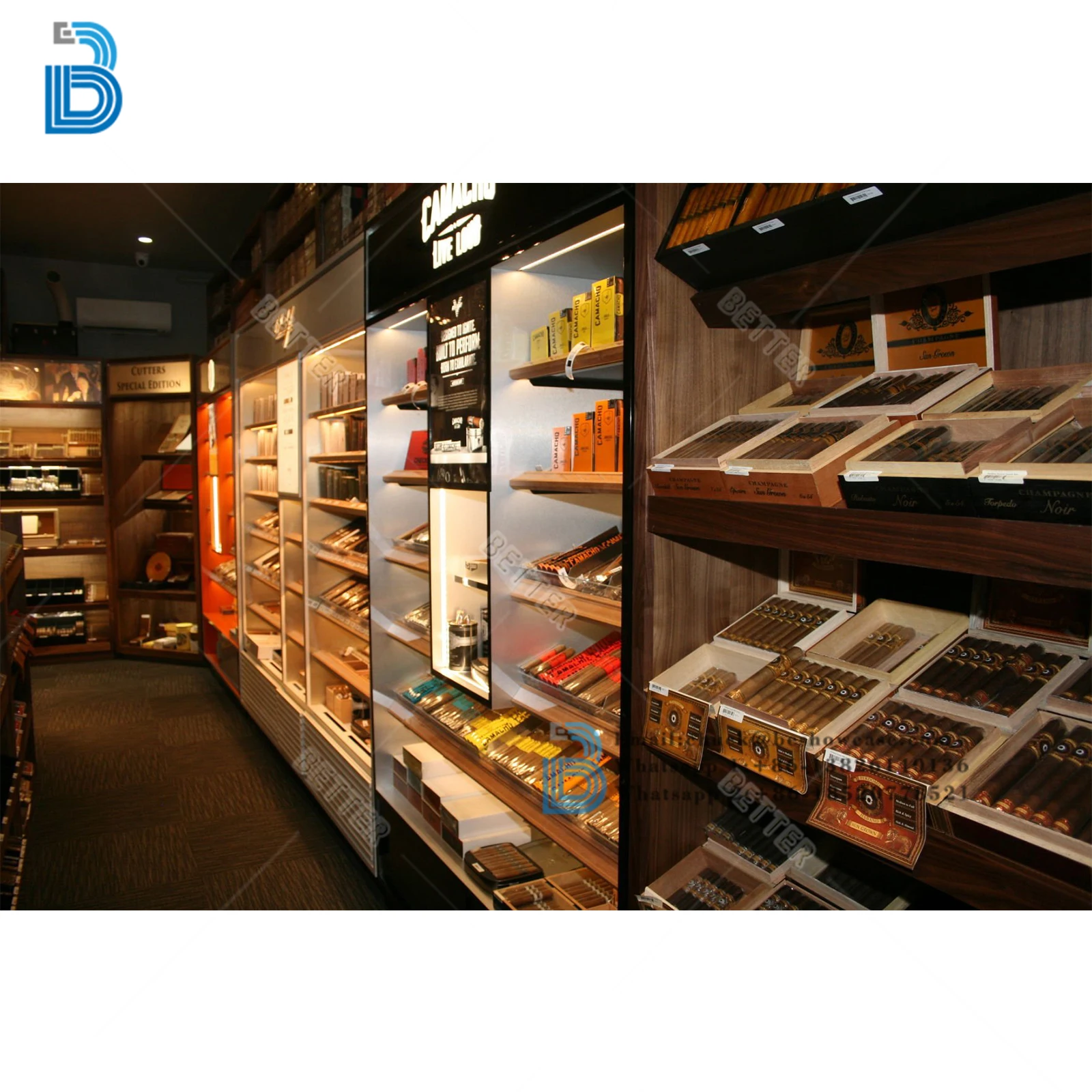 Customized Smoke Shop Interior Design Fashion Display Glass