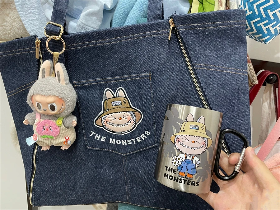 THE MONSTERS FALL IN WILD labubuエプロンバッグ Labubu the Monsters Fall in Wild Denim Tote Bag / Apron Pop